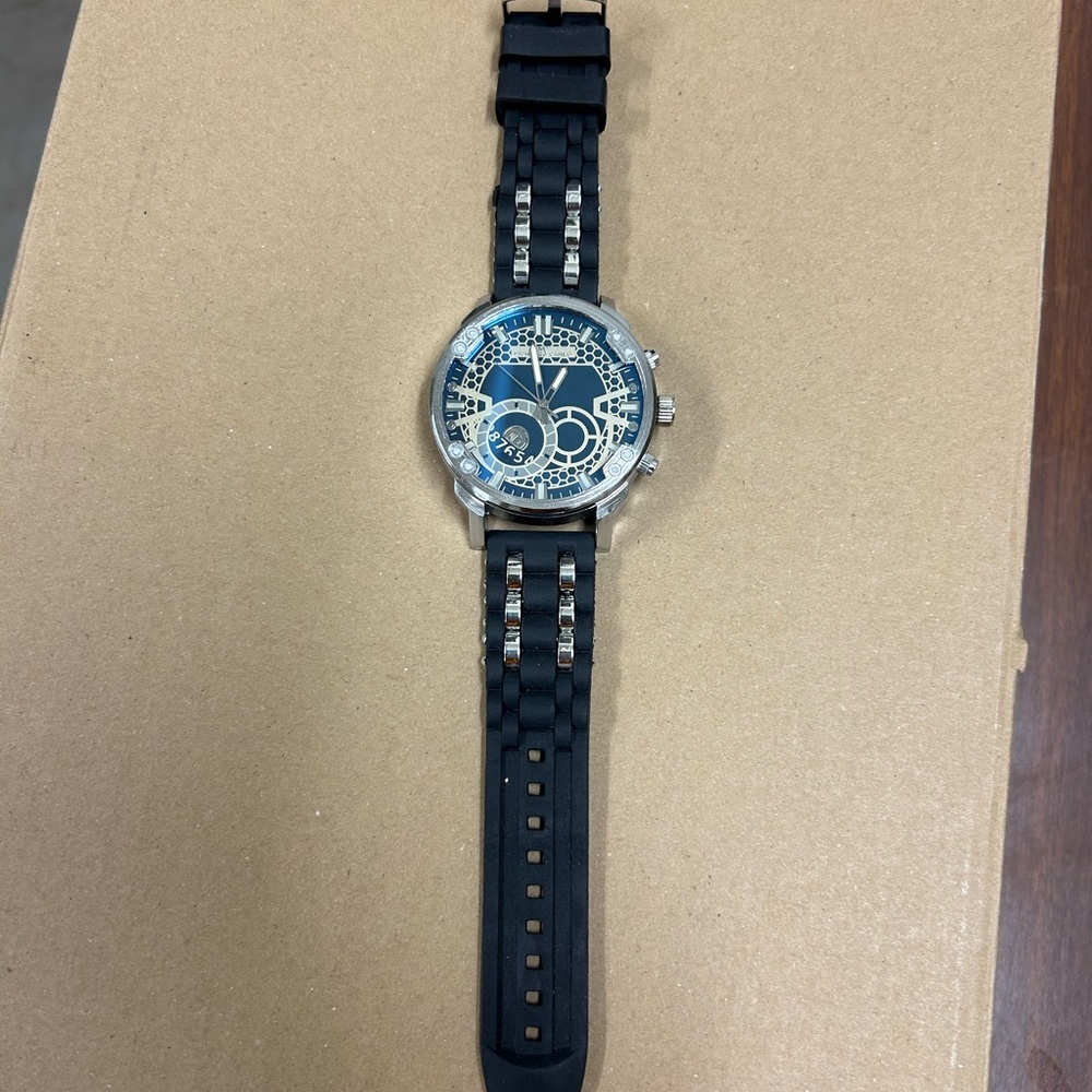 Designer Watch - Picture 2 of 3